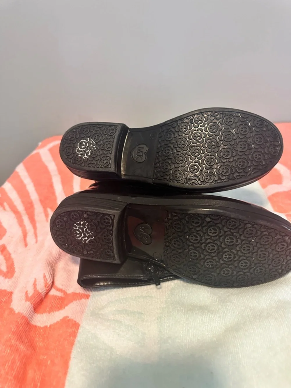 Michael Kors Black Kids Rain & Snow Boots with Zip Detail - Picture 3 of 3
